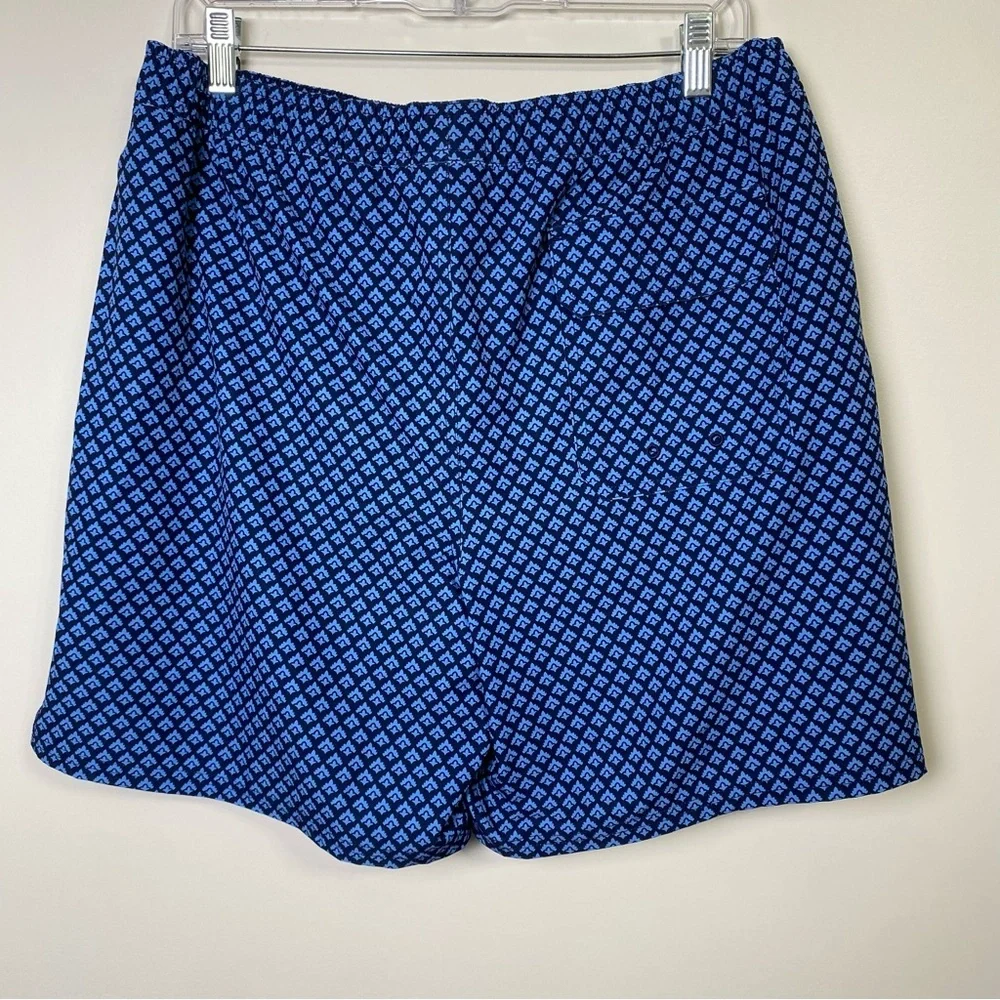 NWOT Vineyard Vines Men's Blue Patterned Swim Shorts M